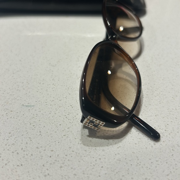 Vintage Fendi sunglasses. Original owner bought in early 2000s - Picture 3 of 6